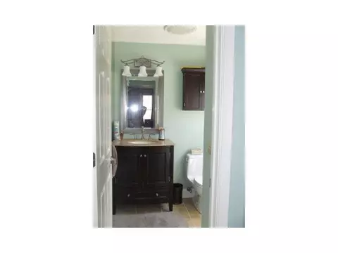 14 Darrow Dr, Warwick, RI 02886 photo 9