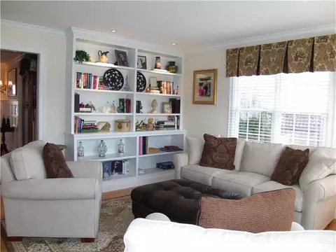 44 Paddock Ln, Middletown, RI 02842 photo 8