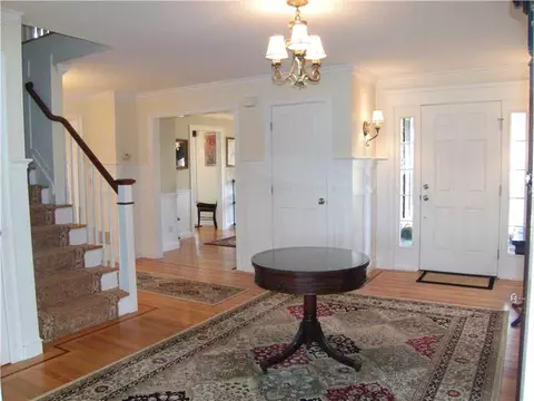 44 Paddock Ln, Middletown, RI 02842 photo 3