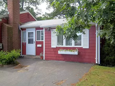 108 Covington Dr, Warwick, RI 02886 photo 3