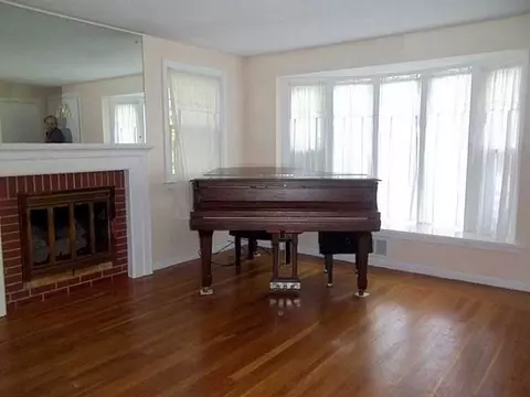 108 Covington Dr, Warwick, RI 02886 photo 5