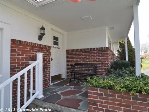 98 Hess Ave, Warwick, RI 02889 photo 3