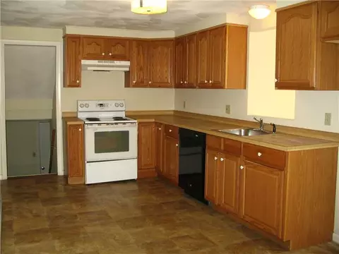 28 Cushing Rd, Warwick, RI 02888 photo 3