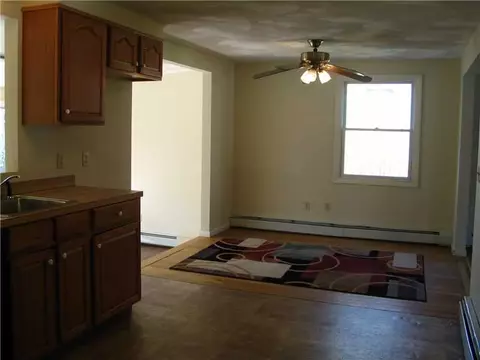 28 Cushing Rd, Warwick, RI 02888 photo 4