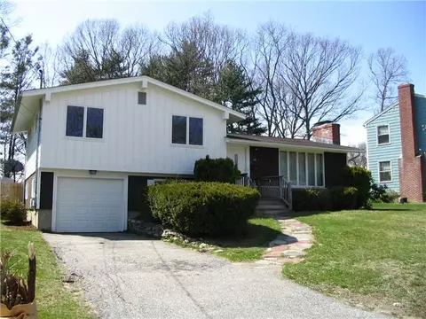 28 Cushing Rd, Warwick, RI 02888 photo 1