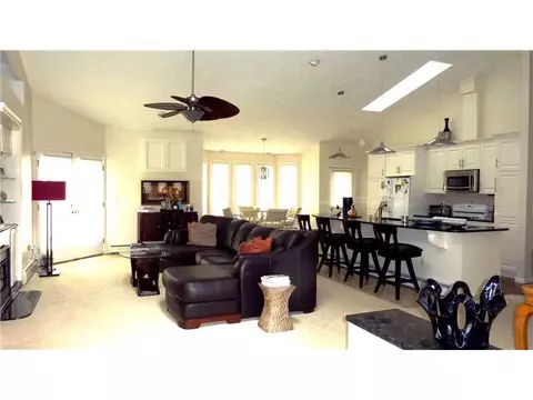 25 Fox Ridge Dr, Cranston, RI 02921 photo 6