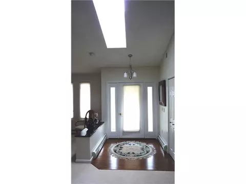 25 Fox Ridge Dr, Cranston, RI 02921 photo 8