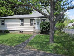 357 Maple St, Warwick, RI 02888 photo 2