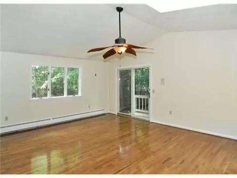 34 Woodbine Ln, Exeter, RI 02822 photo 13