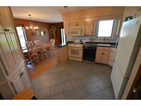 7 Jovere Dr, Westerly, RI 02891 photo 4