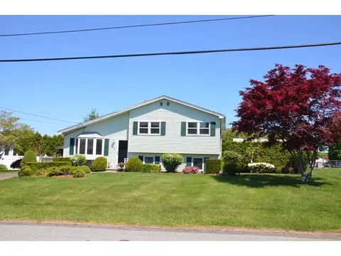 7 Jovere Dr, Westerly, RI 02891 photo 2