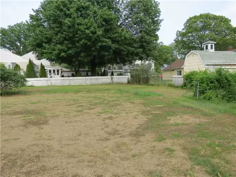 62 Louise St, Woonsocket, RI 02895 photo 12