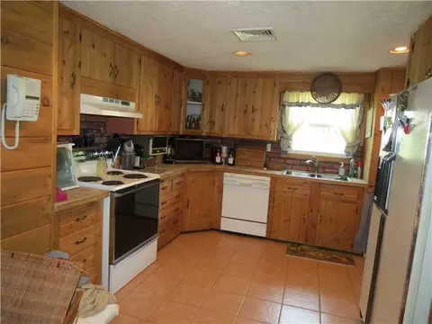62 Louise St, Woonsocket, RI 02895 photo 2