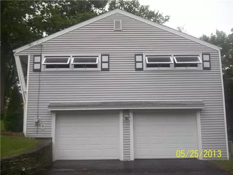 45 Algonquin St, Warwick, RI 02888 photo 2