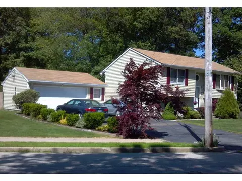 16 Hickory Rd, Coventry, RI 02816 photo 1