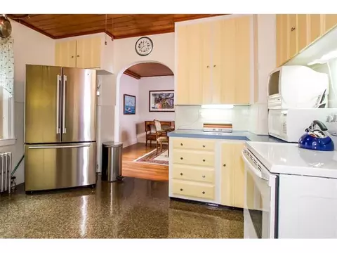 116 Shawomet Ave, Warwick, RI 02889 photo 10