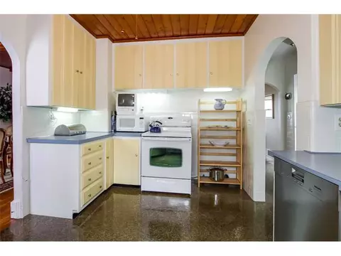 116 Shawomet Ave, Warwick, RI 02889 photo 11