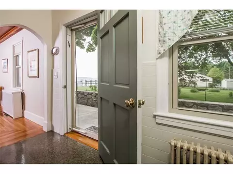 116 Shawomet Ave, Warwick, RI 02889 photo 4