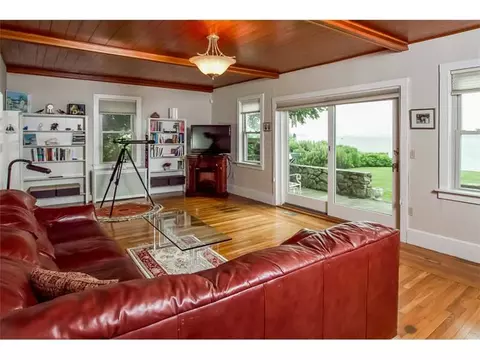 116 Shawomet Ave, Warwick, RI 02889 photo 5