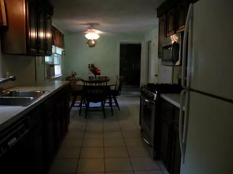 34 Landmark Rd, Warwick, RI 02886 photo 6
