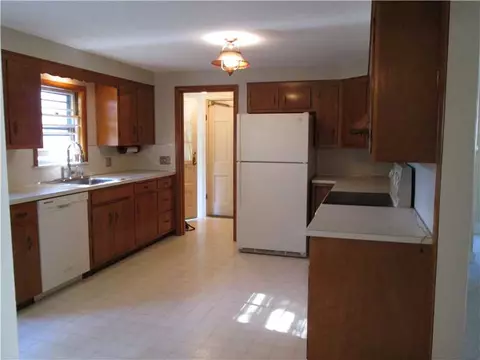 41 Parkview Ave, Warwick, RI 02888 photo 4