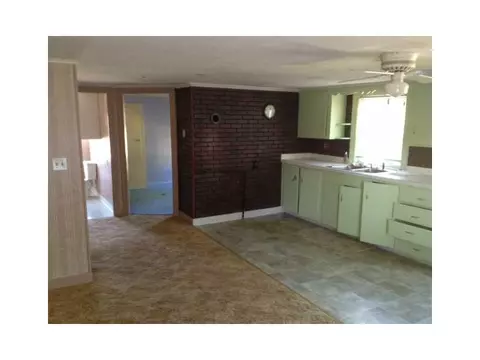 26 St Leon Ave, Woonsocket, RI 02895 photo 5