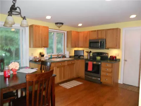 500 Cooper Hill Rd, Mapleville, RI 02839 photo 3