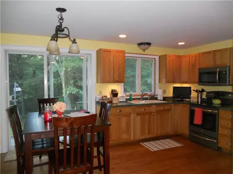 500 Cooper Hill Rd, Mapleville, RI 02839 photo 4