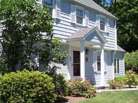 1253 Warwick Neck Ave, Warwick, RI 02889 photo 2