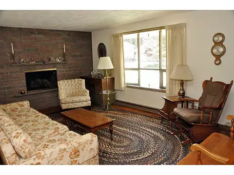 69 Forestdale Dr, Cumberland, RI 02864 photo 12