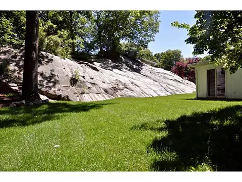 69 Forestdale Dr, Cumberland, RI 02864 photo 3