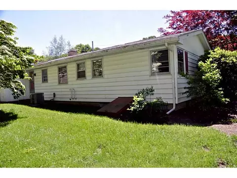 69 Forestdale Dr, Cumberland, RI 02864 photo 5