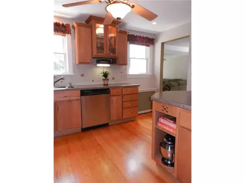 60 Audubon Rd, Warwick, RI 02888 photo 11