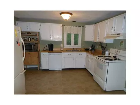 10 Tarbox Dr, Exeter, RI 02822 photo 3