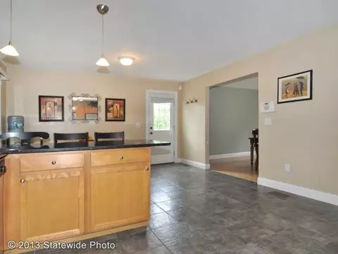 25 Virginia St, Fall River, MA 02720 photo 9