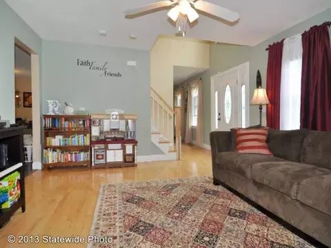 25 Virginia St, Fall River, MA 02720 photo 4