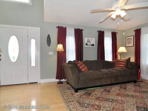 25 Virginia St, Fall River, MA 02720 photo 5