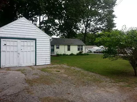 241 Gordon Ave, Warwick, RI 02889 photo 2