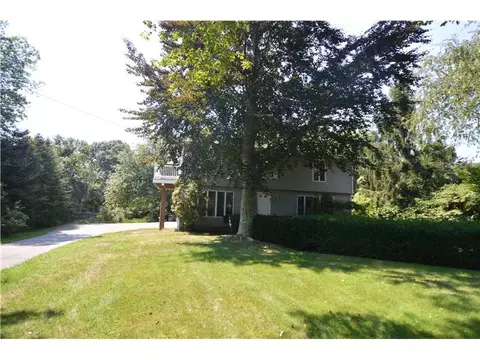 83 Wagner Rd, Westerly, RI 02891 photo 1