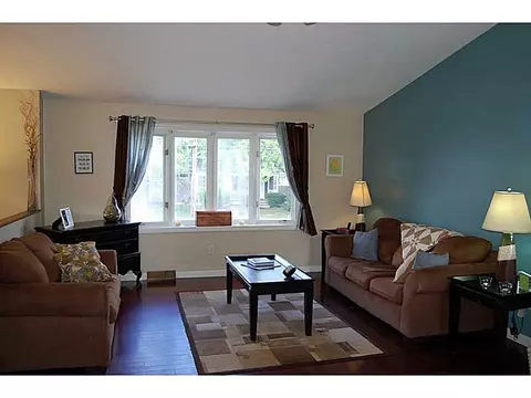 410 Buttonwoods Ave, Warwick, RI 02886 photo 10