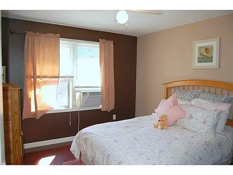 410 Buttonwoods Ave, Warwick, RI 02886 photo 5