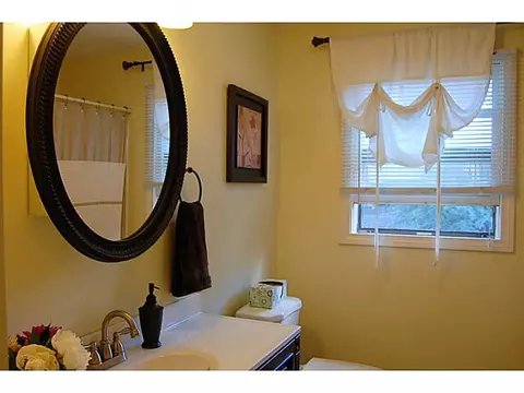 410 Buttonwoods Ave, Warwick, RI 02886 photo 4
