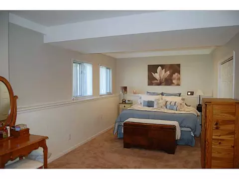 410 Buttonwoods Ave, Warwick, RI 02886 photo 12