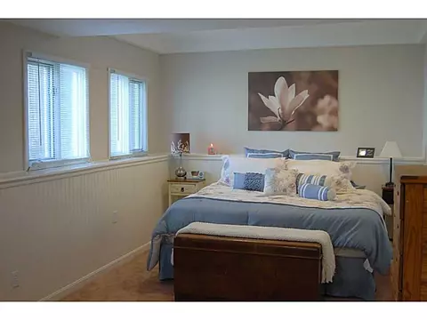 410 Buttonwoods Ave, Warwick, RI 02886 photo 11