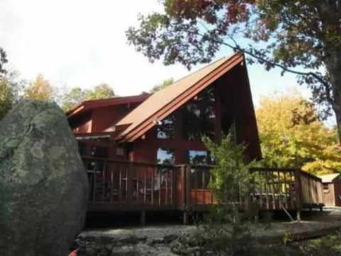 4 Bridgette Ln, Westerly, RI 02891 photo 2