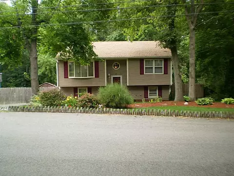 47 Beaver Ave, Warwick, RI 02889 photo 1