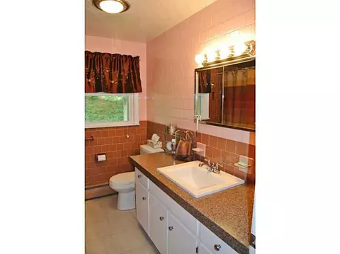 85 Victory Blvd, Woonsocket, RI 02895 photo 11