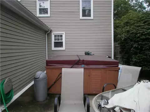 586 Mendon Rd, Woonsocket, RI 02895 photo 14