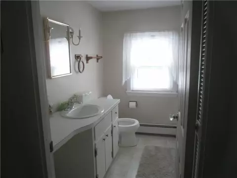 586 Mendon Rd, Woonsocket, RI 02895 photo 9