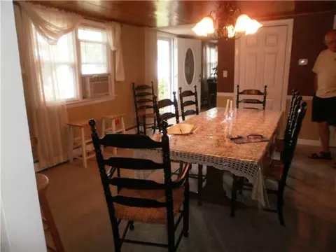 586 Mendon Rd, Woonsocket, RI 02895 photo 4